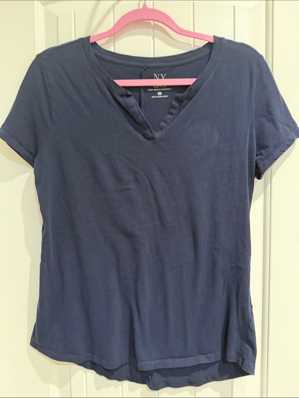 New York & Company Navy V-Notch Short Sleeve Tee